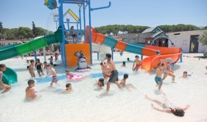 aydin-tekstil-park-yaz-aylarinda-da-gozde-olmaya-devam-ediyor-TAU7dhi2.jpg
