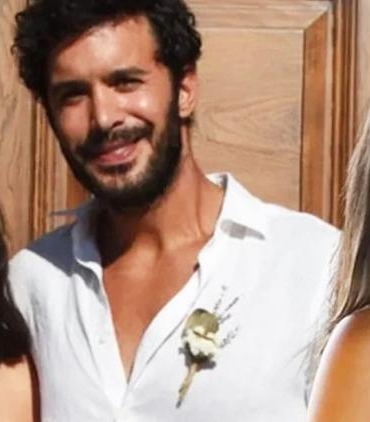 baris-arduc-ayrilik-iddialarini-bu-sekilde-yalanladi-5IrDj6px.jpg