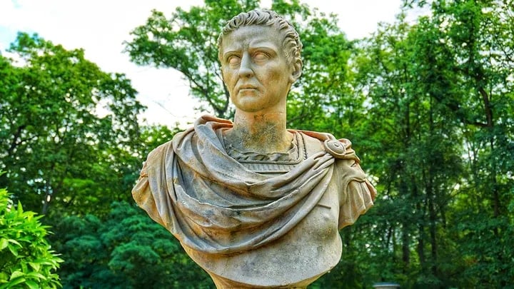 Antik Roma İmparatoru Caligula'nın Beklenmedik Yönleri: Bitki Bilgisi ve Gizemli İlgisi
