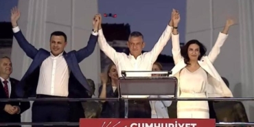 devadan-istifa-eden-iki-milletvekili-chpye-katildi-baba-evine-hos-geldiniz-djKwI2GA.jpg