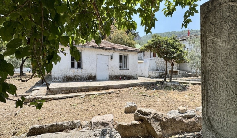 fethiyede-tarihi-mezarlar-ve-turbe-restorasyonu-calismalari-ANExvZtY.jpg