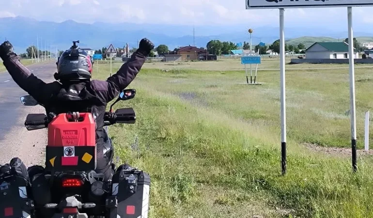 kesan-docek-motorculari-15-bin-kilometrelik-orta-asya-macerasini-tamamladi-OrWbadb6.webp