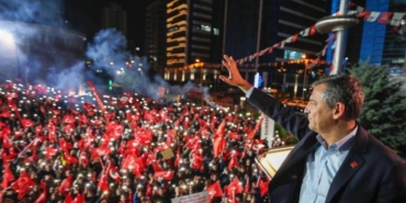 ozgur-ozelden-guclu-birlik-cagrisi-lOm2FjzN.jpg