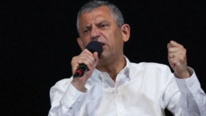 ozgur-ozelden-orman-yanginlarina-elestiri-iktidarin-yetersizligi-gun-yuzune-cikti-WYhxTWnU.jpg