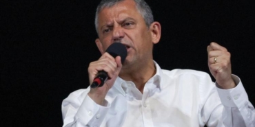ozgur-ozelden-orman-yanginlarina-elestiri-iktidarin-yetersizligi-gun-yuzune-cikti-WYhxTWnU.jpg