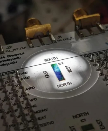 Boston Üniversitesinde benzersiz bir kuantum çipi üretildi / Fotoğraf - Boston Üniversitesi