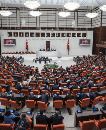turk-parasi-ve-ekonomik-duzenlemelerde-degisiklikler-iceren-kanun-teklifi-kabul-edildi-AlPpfn6u.jpg