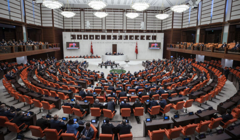 turk-parasi-ve-ekonomik-duzenlemelerde-degisiklikler-iceren-kanun-teklifi-kabul-edildi-AlPpfn6u.jpg