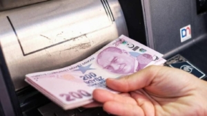 yapi-kredi-denizbank-teb-ve-kuveyt-turkten-pes-pese-zam-aciklamalari-5mbi1a41.jpg