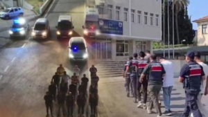 1-milyar-tllik-dolandiricilik-ve-yasa-disi-bahis-agina-6-ilde-operasyon-duzenlendi-IfFJpKfN.jpg
