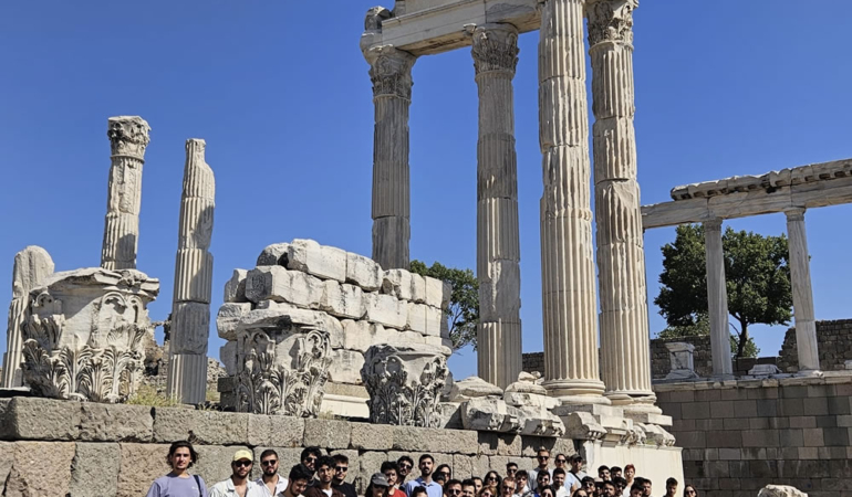 Dünyanın İlk Hastanesi Geleceğin Hekimlerini Ağırlıyor