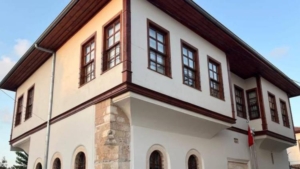 antalya-balbey-mahallesinde-restorasyon-skandali-ve-kamu-kaybi-cMKcz2Uv.jpg