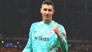 eyupsporun-yildiz-kalecisi-berke-ozer-lille-ile-anlasti-b2JXSLW5.jpg