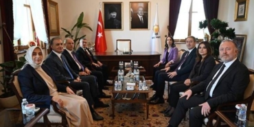 fatih-altayli-dem-parti-ve-pkk-akpye-inanmiyor-ocalan-partiyi-ve-orgutu-ikna-etmeye-Zdgg2rRu.jpg
