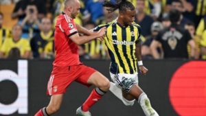 fenerbahce-portekize-turu-birakarak-zorlu-bir-surece-girdi-RGunulS6.jpg