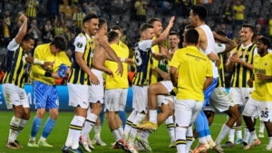 fenerbahcenin-ilk-11i-netlesti-benficada-kerem-akturkoglu-da-sahada-hZlrAt2S.jpg