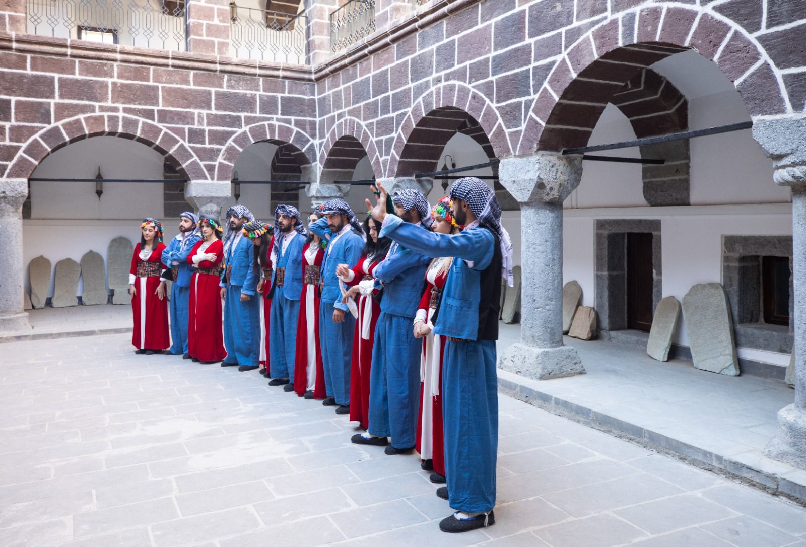 Hakkari'de Bir Anadolu Şenliği kapsamında kültür ve sanat etkinlikleri halkla buluşacak