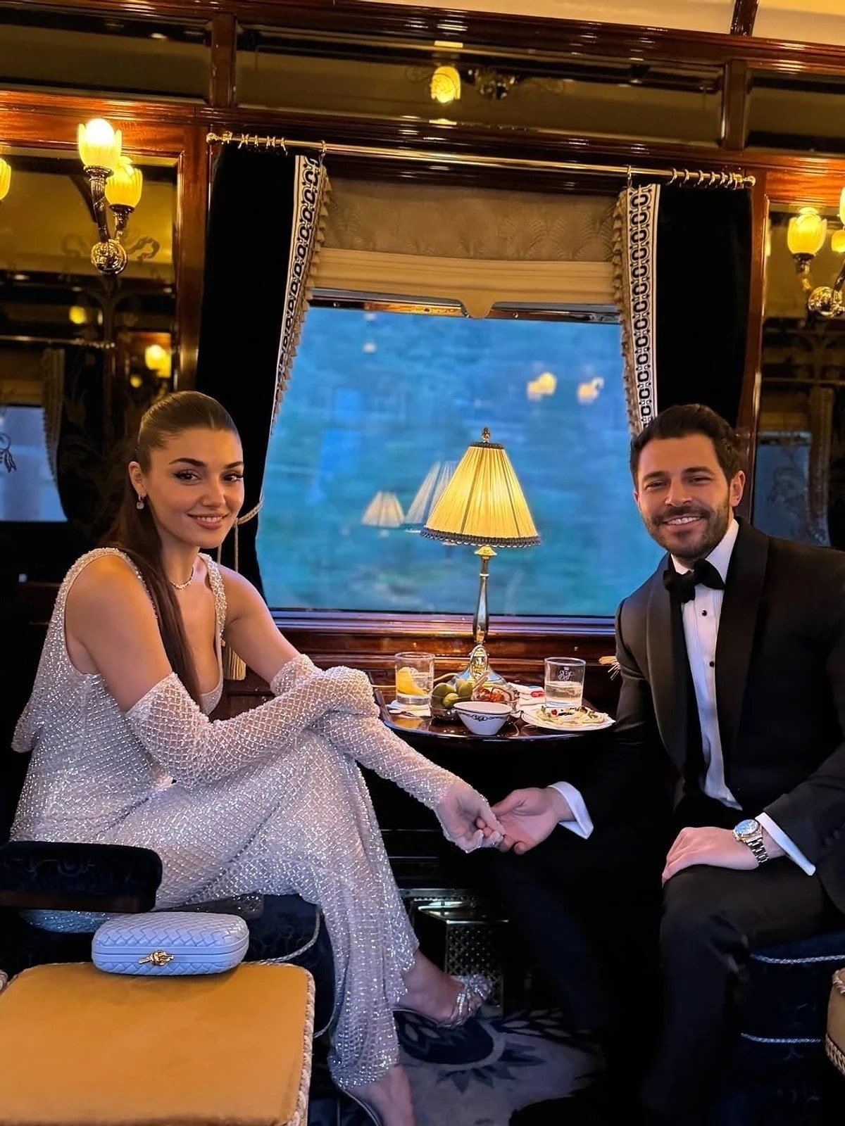 Hande Erçel tatile doymuyor