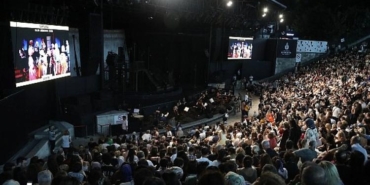 harbiyede-fosforlu-cevriye-isiltili-performans-goz-kamastirdi-CausjLhq.jpg