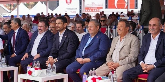 keciorende-geleneksel-taha-akgul-karakucak-guresleri-coskulu-acilisla-basladi-pqsy1Kg2.jpg