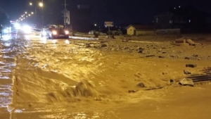 konyada-saganak-felaketi-kopru-coktu-evler-ve-yollar-sular-altinda-CY6Yzvki.jpg