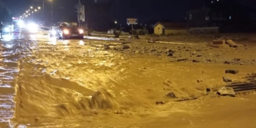 konyada-saganak-felaketi-kopru-coktu-evler-ve-yollar-sular-altinda-CY6Yzvki.jpg