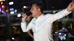 ozgur-ozel-milleti-soyup-zenginlesmenize-aldanmayin-sandik-geliyor-tndkusH4.jpg