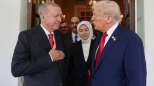 trump-erdogan-ile-gorusmeyi-degerlendirdi-ve-f-35e-yesil-isik-yakti-ljMlTWlk.jpg