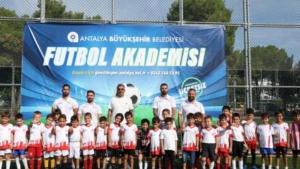 antalya-buyuksehir-cocuklari-spora-tesvik-ediyor-LqGvYHqM.jpg