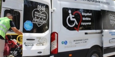 antalyada-engelsiz-hizmet-araci-ile-hayat-kolaylasiyor-3PEsNkgL.jpg