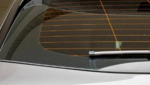 araclardaki-arka-cam-cizgilerinin-gizli-amaci-isitma-sistemi-xBSjLmLy.jpg