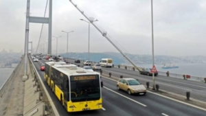 istanbulda-metrobusler-artik-fsm-koprusunu-kullanabilecek-zlSlbxOF.jpg