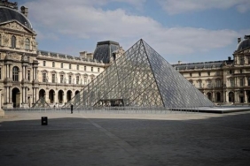 louvre-soygunu-adi-suclular-mi-organize-cete-mi-Jn8Q3qOU.jpg