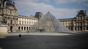 louvre-soygunu-adi-suclular-mi-organize-cete-mi-Jn8Q3qOU.jpg