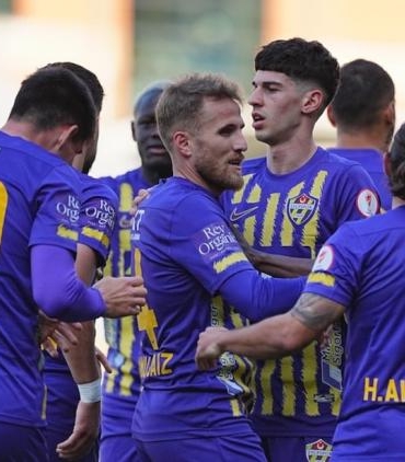 eyupspor-kupada-gol-yagdirdi-6-1-yRZOW1VK.jpg