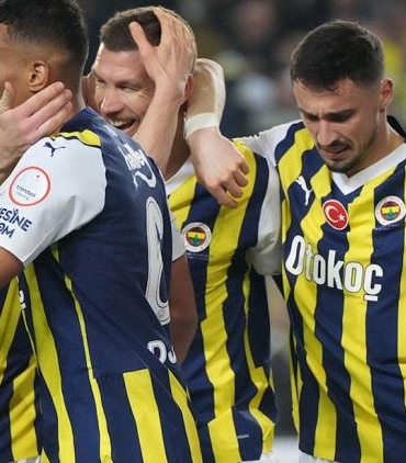 rade-krunic-sirbistanda-zirveye-cikti-fenerbahce-sonrasi-buyuk-basari-j3OHZxZJ.jpg