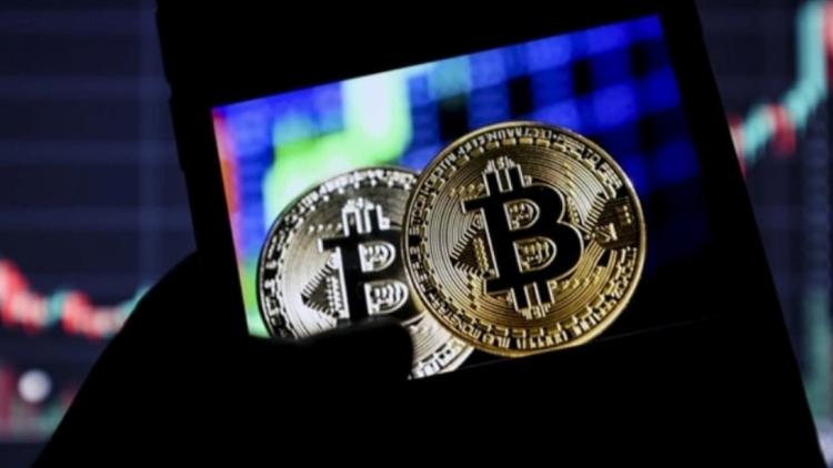 kripto-para-yatirimcilari-panikte-gozler-pazartesiye-cevrildi-KbRCF8hc.jpg