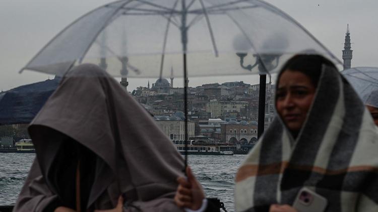 istanbul-ve-bati-illerine-saganak-yagis-uyarisi-sFWzsetI.jpg