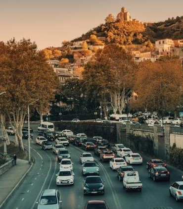 butan-baskenti-thimphuda-trafik-isiklari-yerine-manuel-yonetim-uygulaniyor-RxyrfcUc.jpg