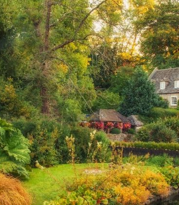 forbes-dunyanin-en-guzel-koyu-secti-bibury-turist-akini-altinda-eziliyor-jwmeg9LG.jpg