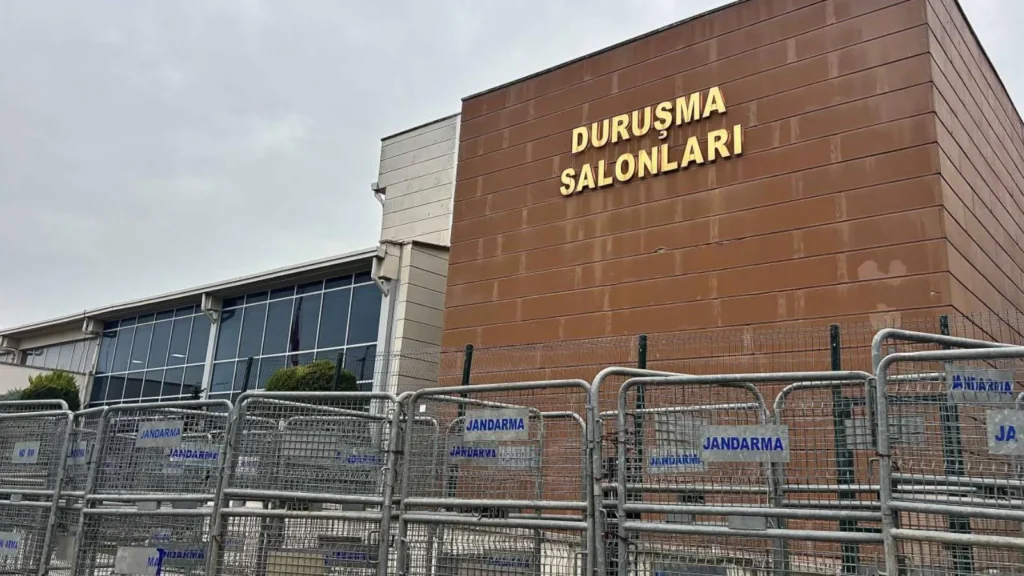 İBB Davasında Duruşma Sürerken Kanser Tedavisi Gören Sanığın Yakalama Kararı Kaldırıldı