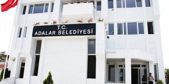 Adalar Belediyesi Başkanvekilliği Seçiminde AKP Adayına Destek Veren Üç Meclis Üyesi Disipline Gönderildi