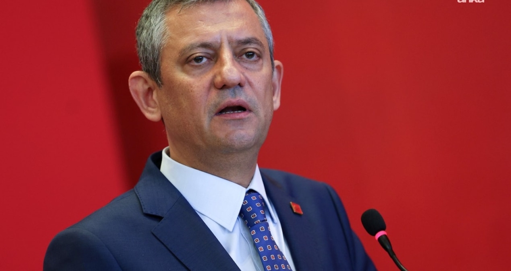 Özgür Özel Milletvekili Çalışma Toplantısı'nda Yerel Seçimleri ve Gündemi Değerlendirdi