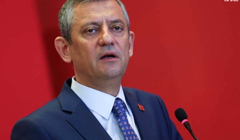Özgür Özel Milletvekili Çalışma Toplantısı'nda Yerel Seçimleri ve Gündemi Değerlendirdi