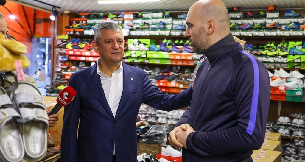 Özgür Özel Rize'nin Pazar İlçesinde Selden Zarar Gören Esnafı Ziyaret Etti