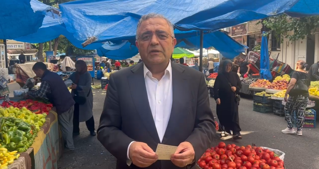 Milletvekili Sezgin Tanrıkulu Diyarbakır'da Semt Pazarını Ziyaret Ederek Ekonomik Verileri Değerlendirdi