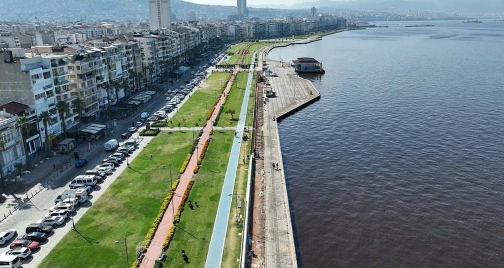 CHP İzmir İl Başkanı Gümrükçü Yedi İlçe Belediye Başkanının AKP ile Görüştüğünü Açıkladı