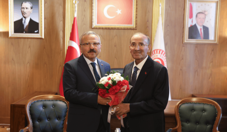 TBMM Başkanvekilliği Görevini Devreden Bekir Bozdağ Yerini Yusuf Beyazıt'a Bıraktı