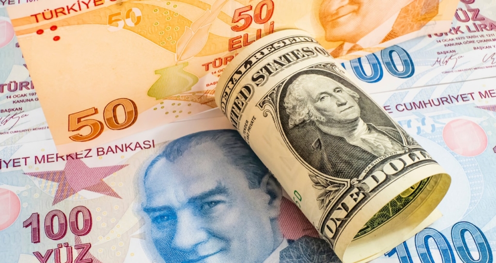 Dolar kuru 49,60 lira seviyesini aşarak yeni zirvesine ulaştı