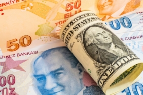 Dolar kuru 49,60 lira seviyesini aşarak yeni zirvesine ulaştı